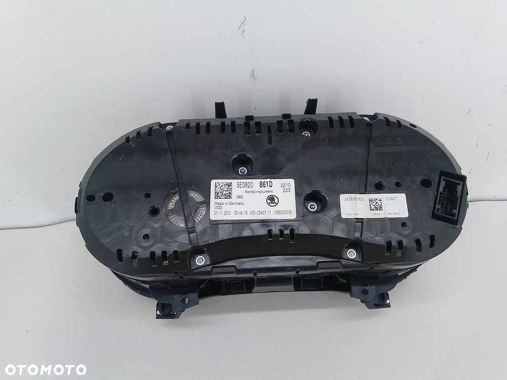 LICZNIK SKODA OCTAVIA III 5E0920861D VDD-02407.11.1355020019 1.6 TDI - 2