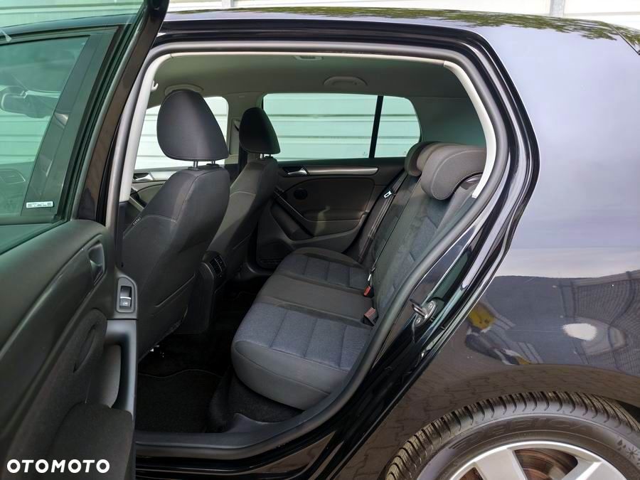 Volkswagen Golf 1.6 TDI DPF Highline - 14