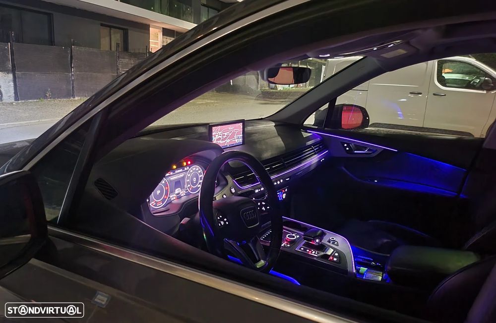 Audi Q7 3.0 TDI quattro tiptronic 7L - 15