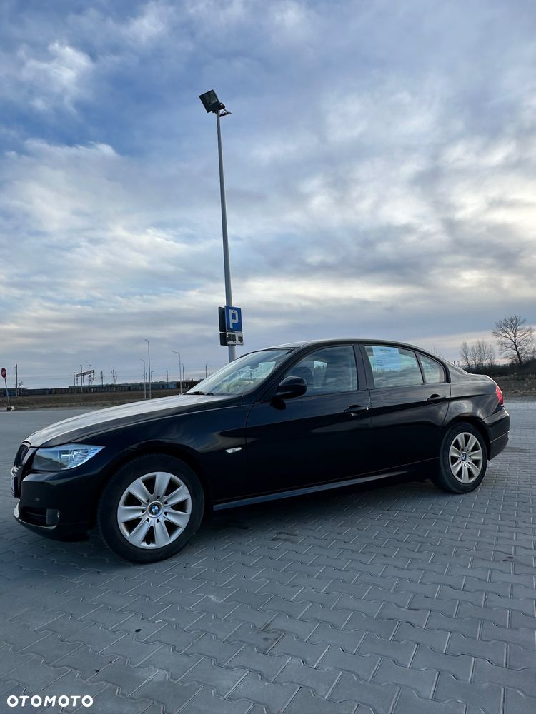 BMW Seria 3 318i - 5