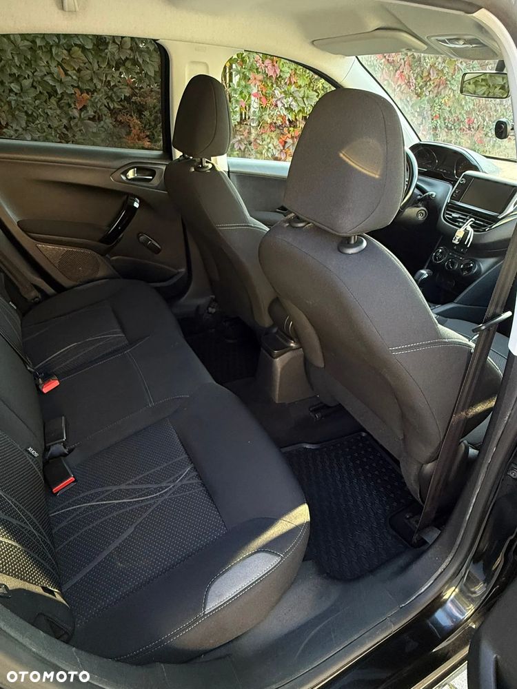 Peugeot 208 1.2 VTi Business Line - 5