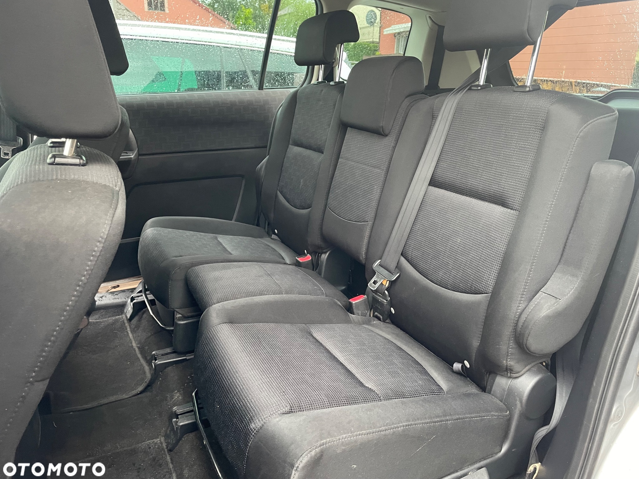 Mazda 5 - 7