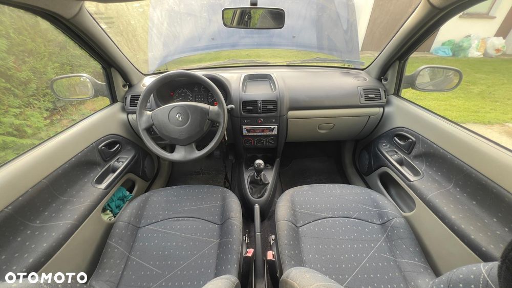Renault Clio 1.2i RN - 4