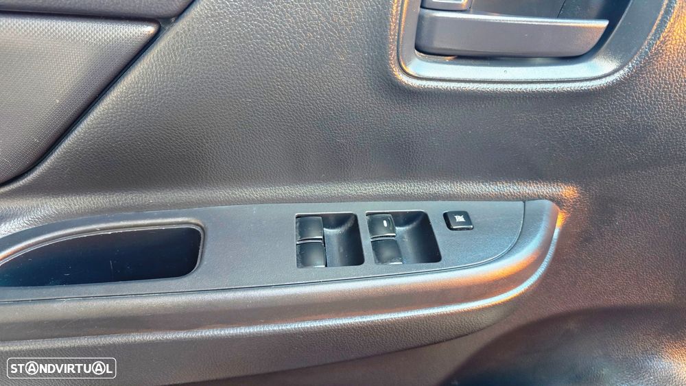 Mitsubishi L200 2.3 DI-D CD Invite 2WD - 9