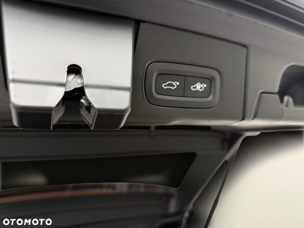 Volvo XC 60 T6 Plug-In Hybrid AWD Plus Bright - 10