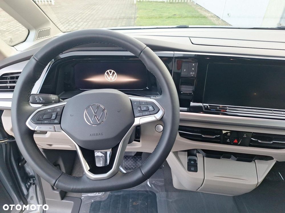 Volkswagen Multivan - 13
