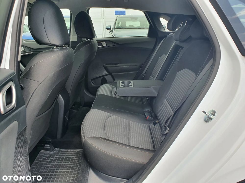 Kia Ceed 1.5 T-GDI M DCT - 25