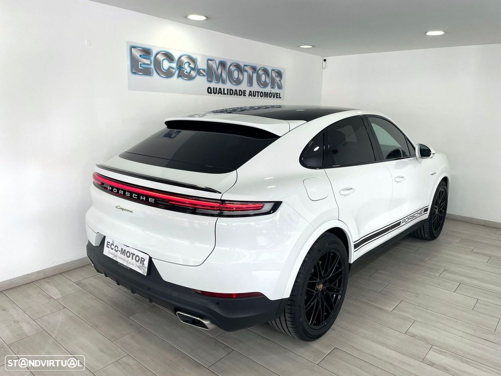 Porsche Cayenne Coupé E-Hybrid - 16