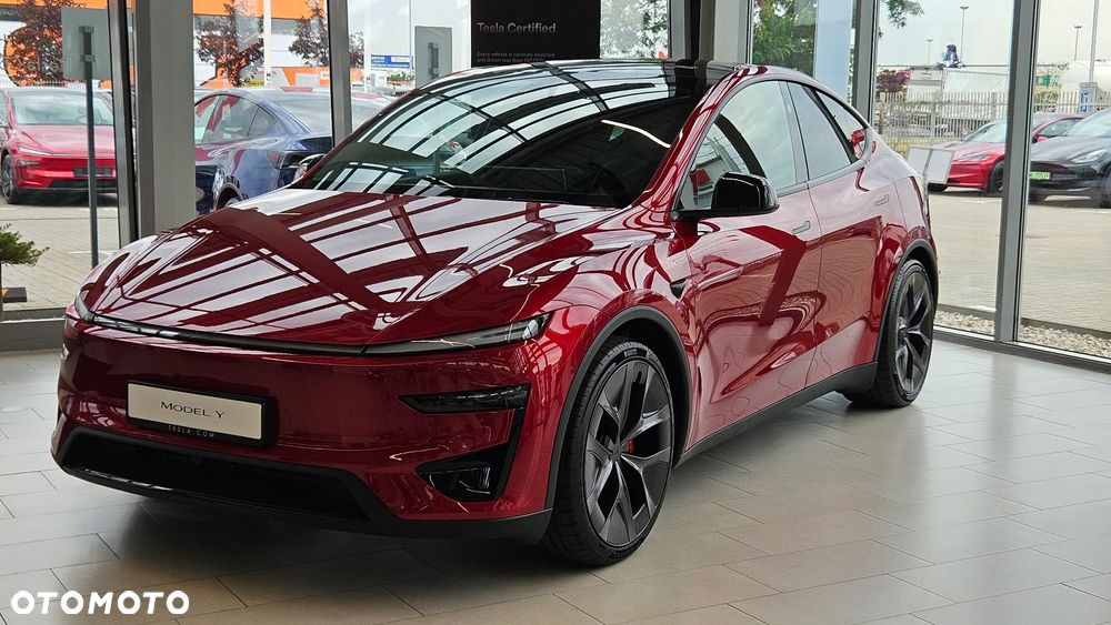 Tesla Model Y - 1