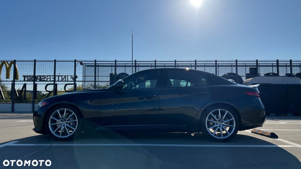 Alfa Romeo Giulia - 2