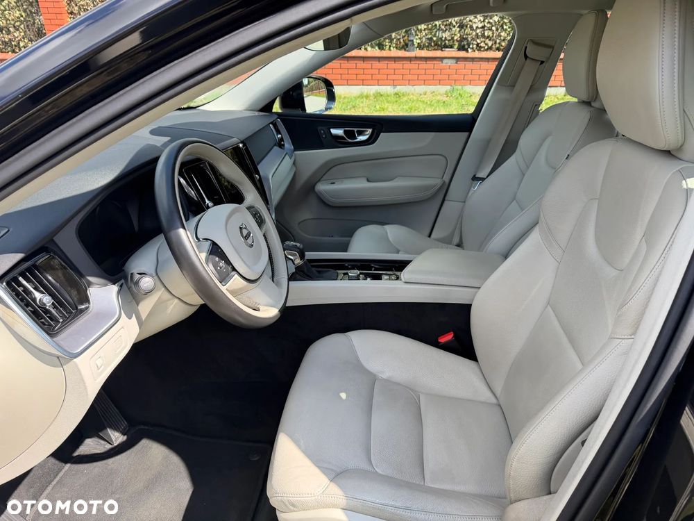 Volvo XC 60 D4 Momentum Pro - 7