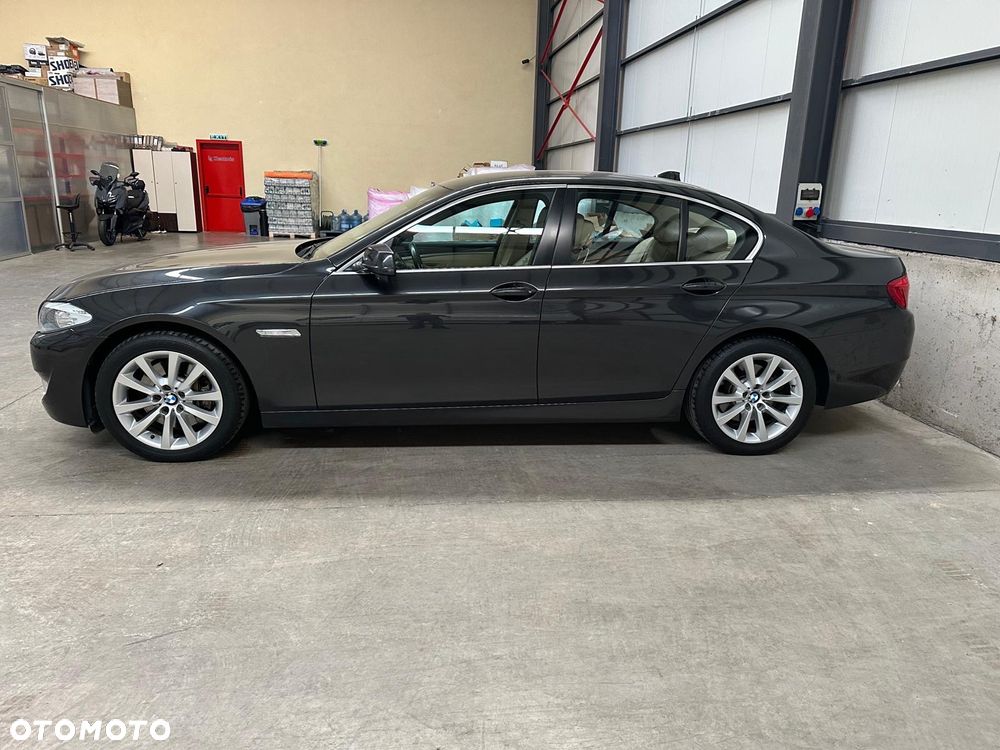 BMW Seria 5 528i xDrive - 5