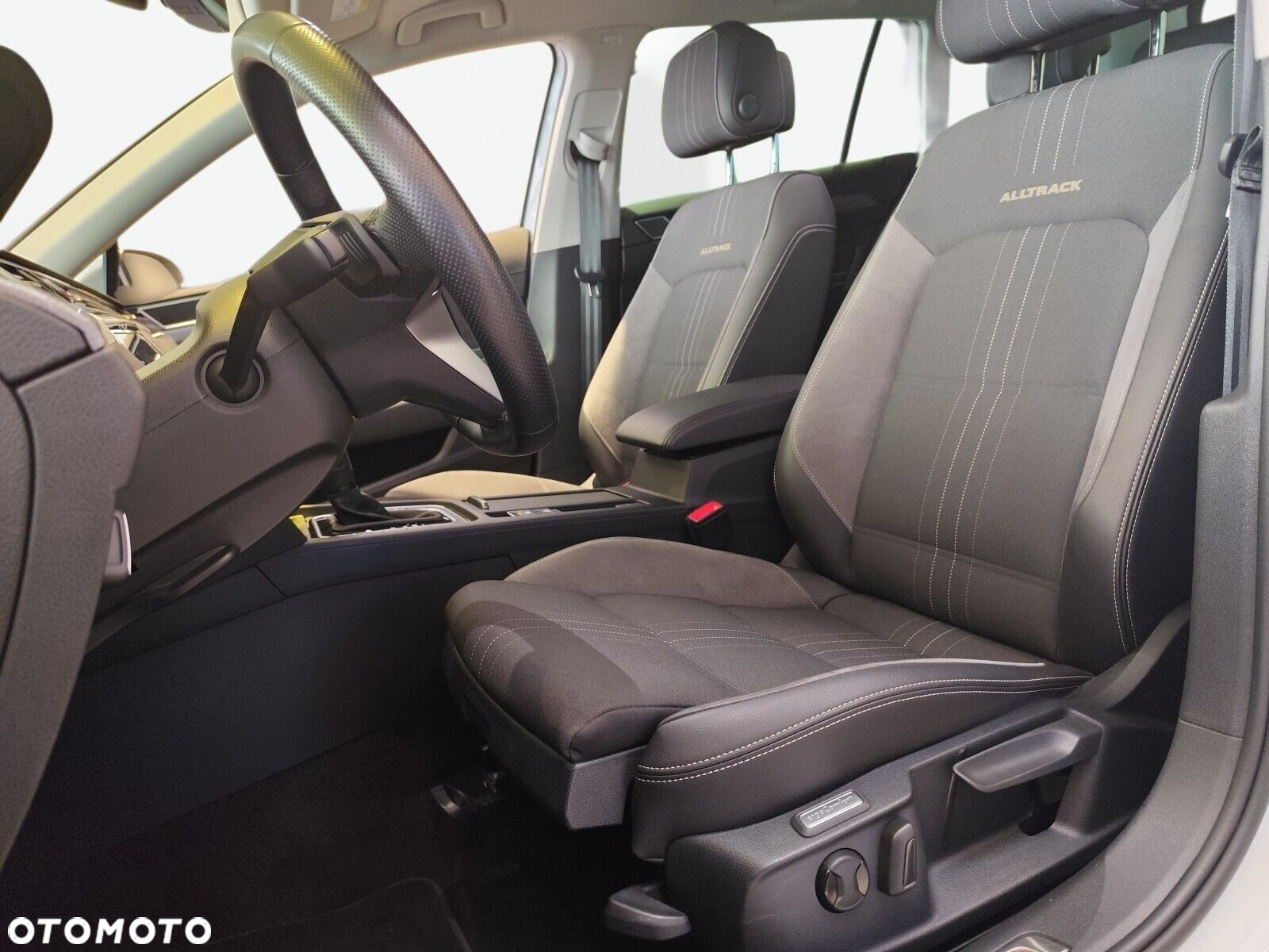 Volkswagen Passat - 19