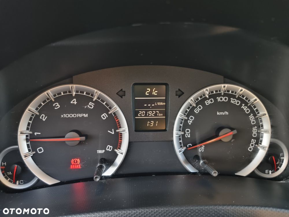 Suzuki Swift 2011 photo 3