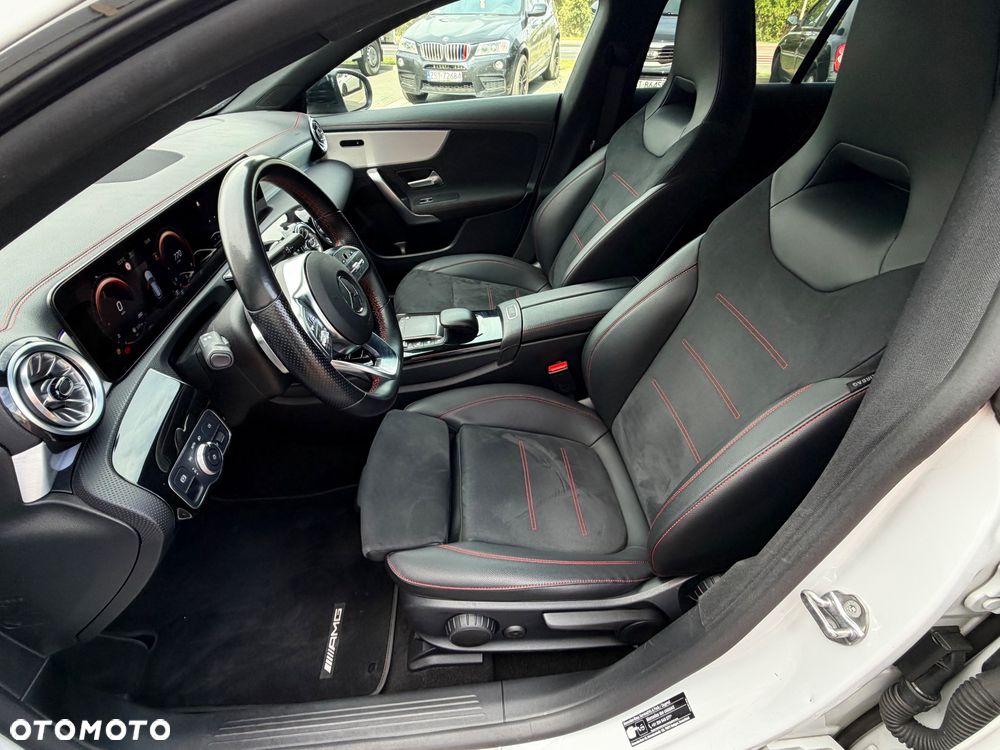 Mercedes-Benz CLA 200 7G-DCT AMG Line - 25