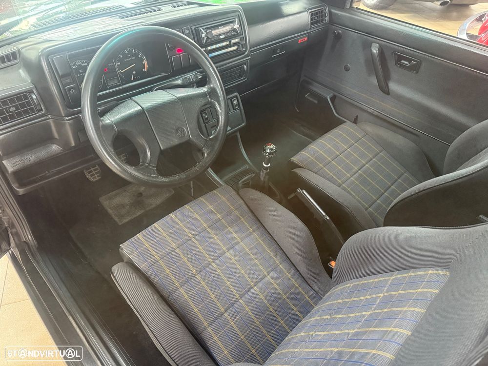 VW Golf 1.8 GTI 16V - 24