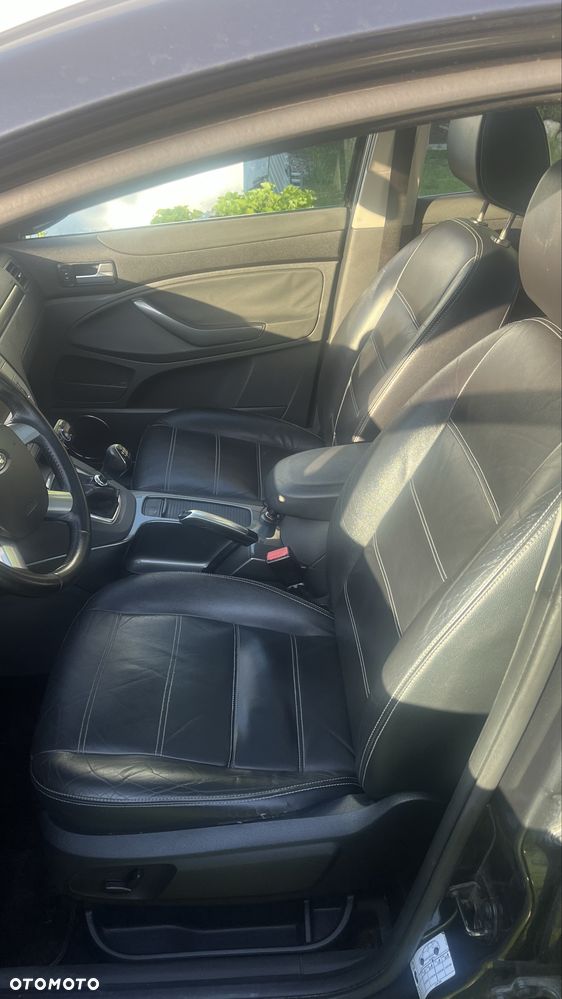 Ford Kuga - 8
