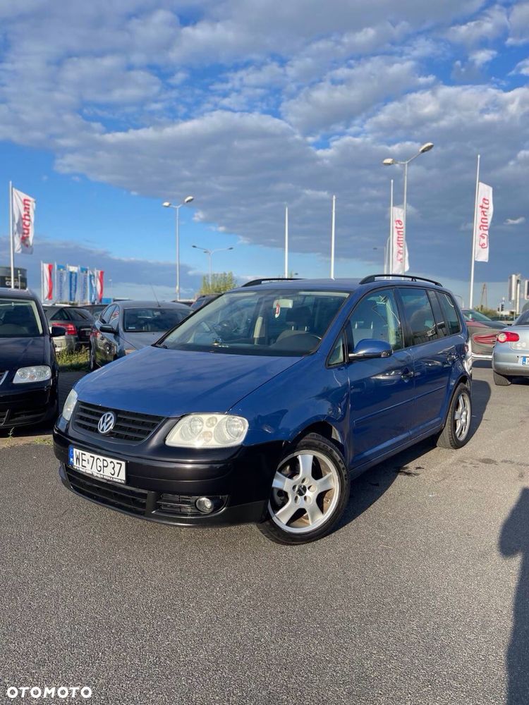 Volkswagen Touran - 1