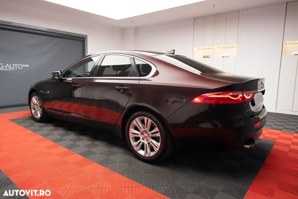 Jaguar XF 20d AWD Prestige - 3