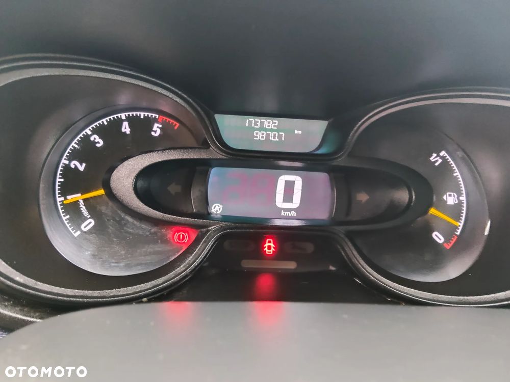 Opel Vivaro - 10