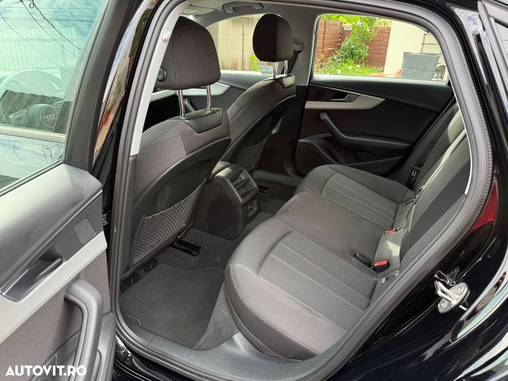 Audi A4 35 TDI S tronic MHEV Basic - 4