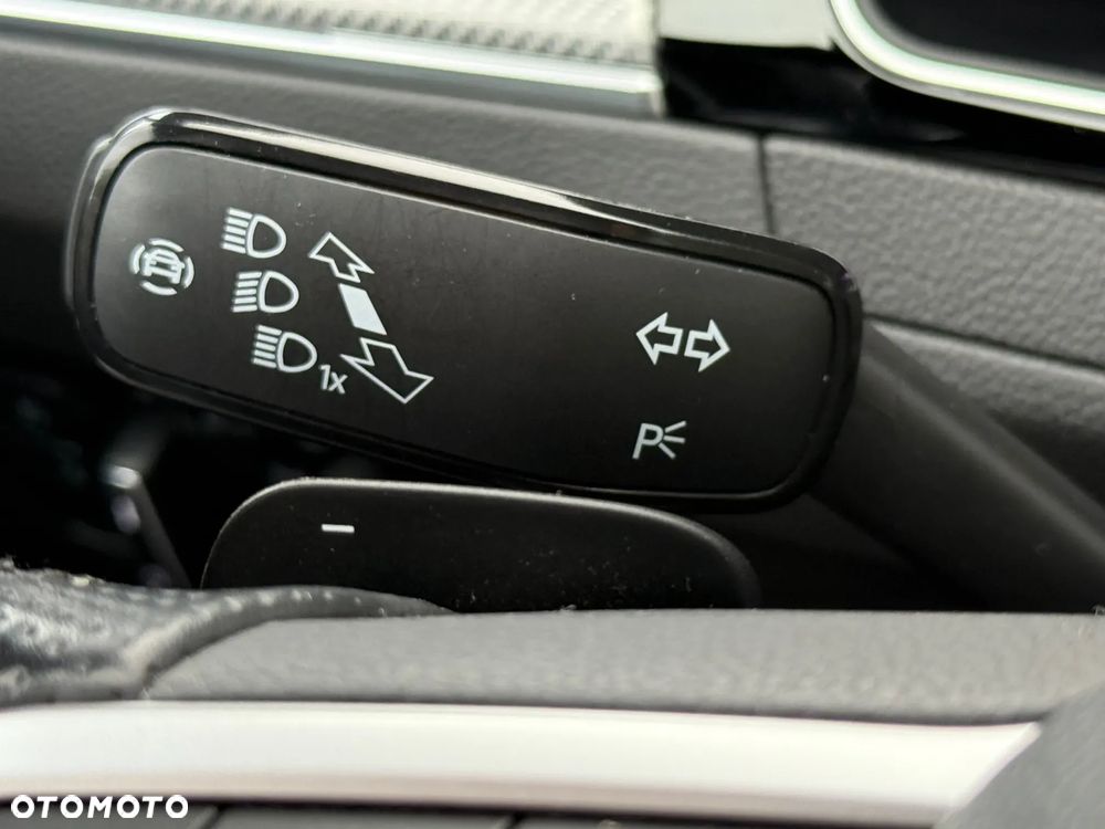 Volkswagen Passat Variant 2.0 TDI SCR DSG 4Motion Business - 39