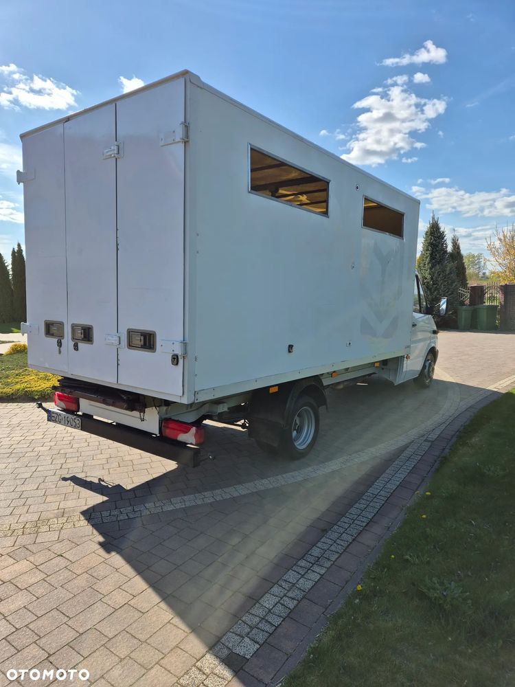 Mercedes-Benz Sprinter - 5