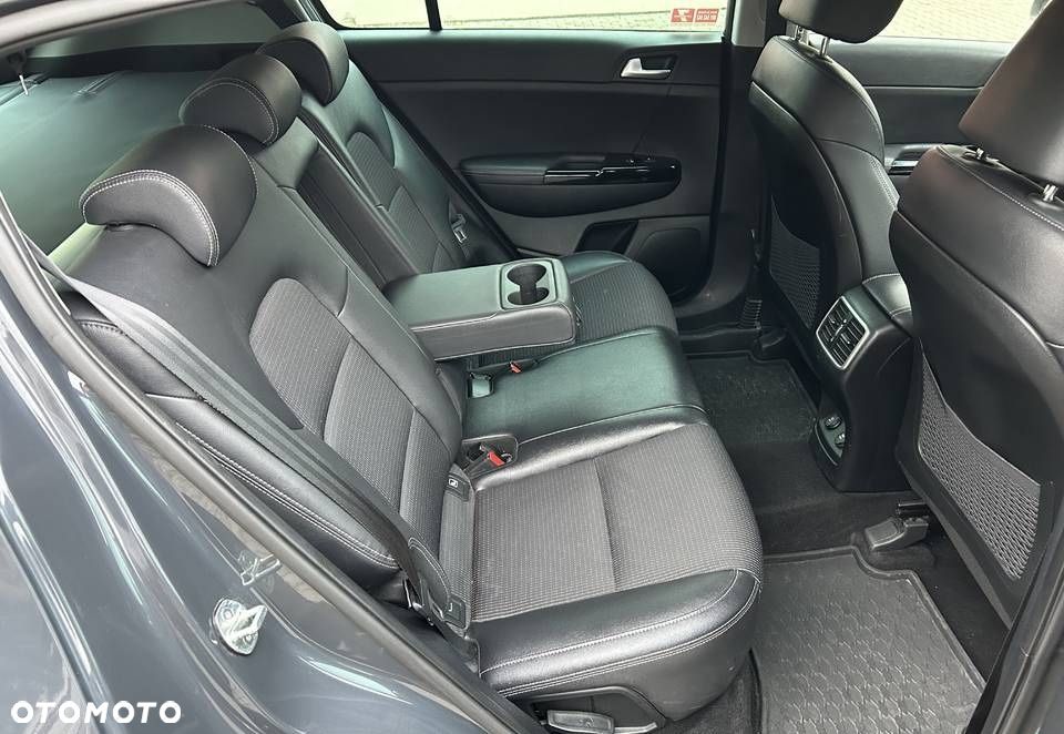 Kia Sportage 1.6 GDI Black Edition 2WD - 11