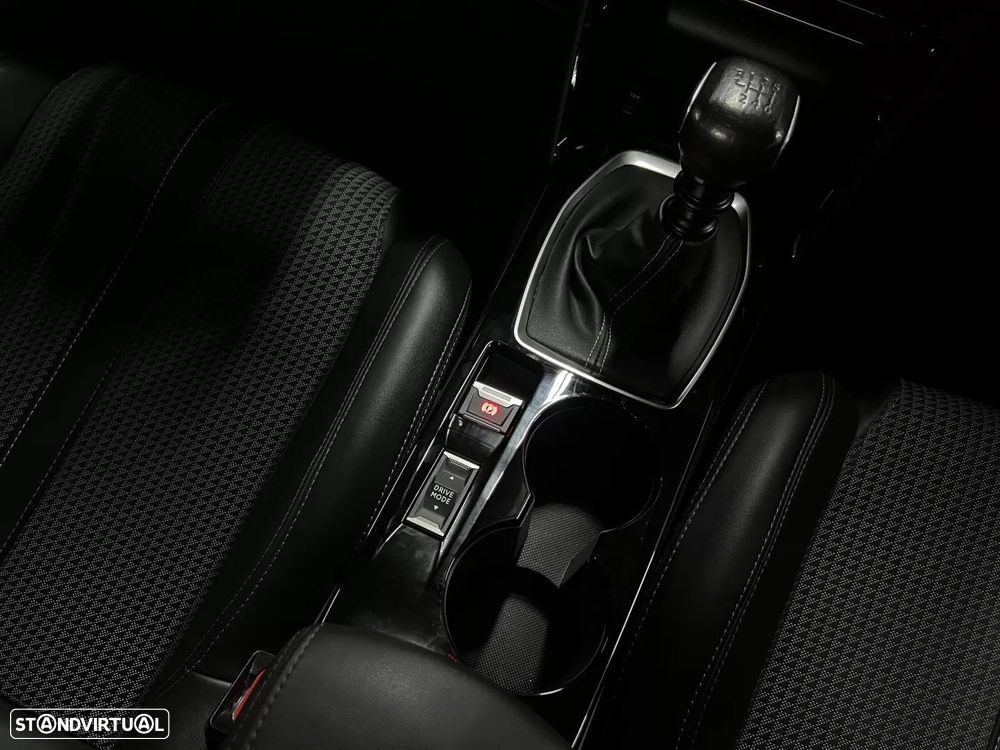 Peugeot 208 1.2 PureTech GT - 38