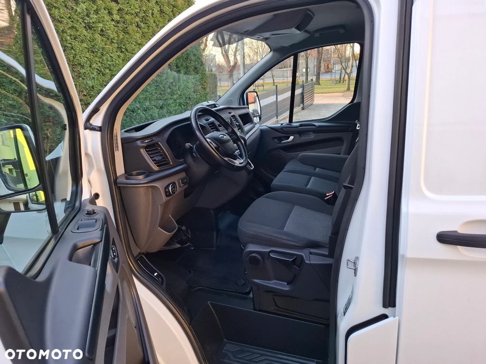 Ford TRANSIT CUSTOM - 11