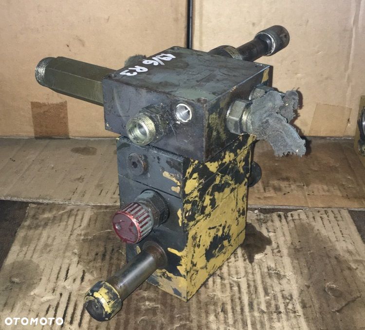 Rozdzielacz z koparki EDER M 805 - 6