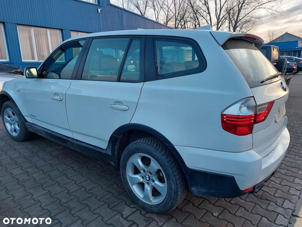 BMW X3 E83 lift LCI Błotnik tył lewy - 1