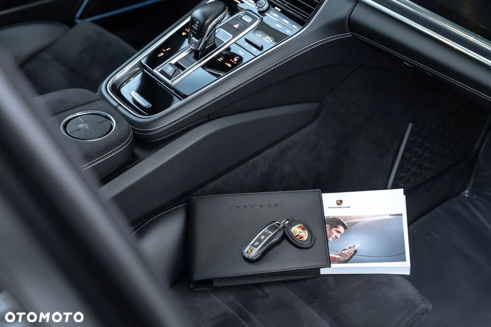 Porsche Panamera - 40