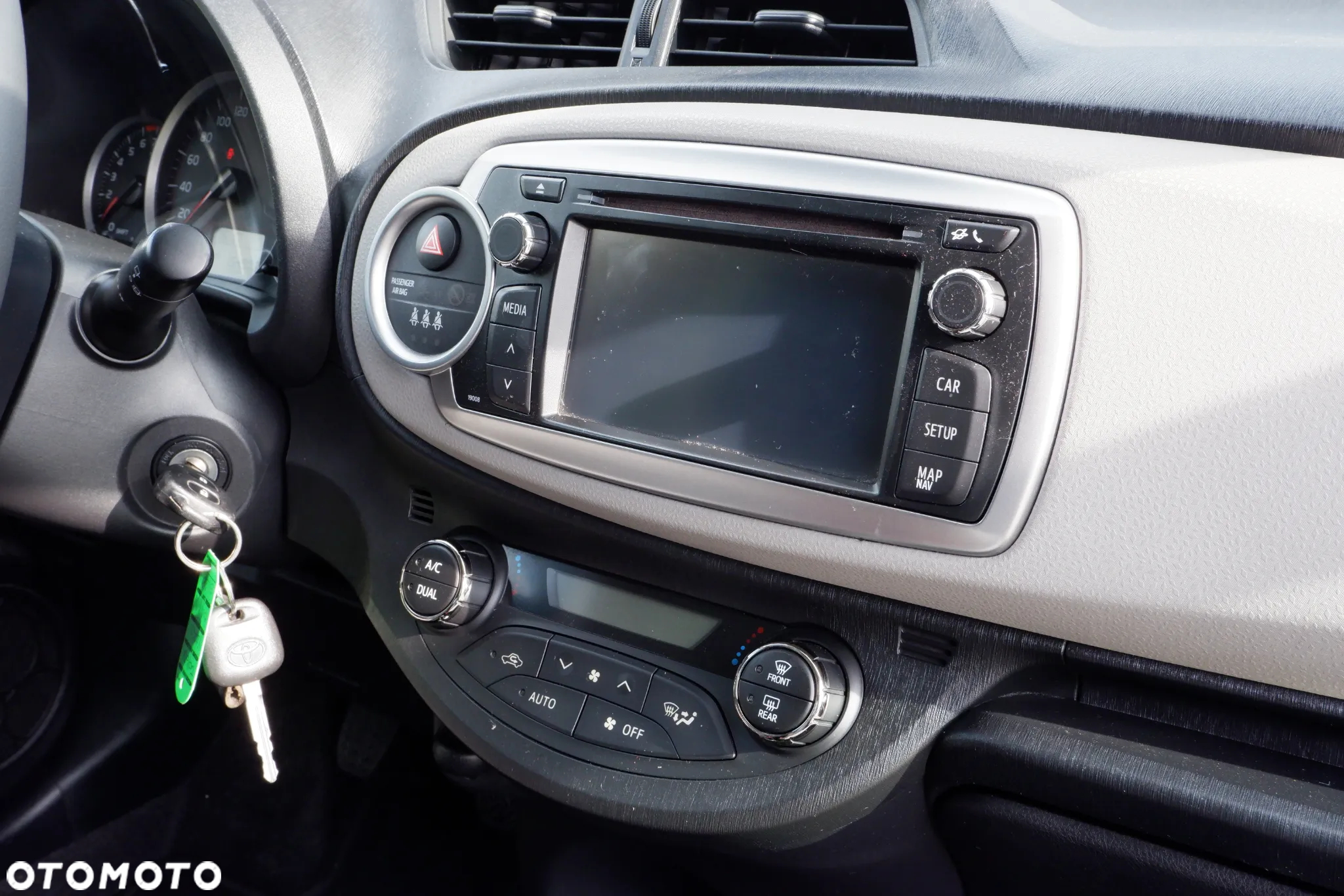 Toyota Yaris 1.0 Sol - 6