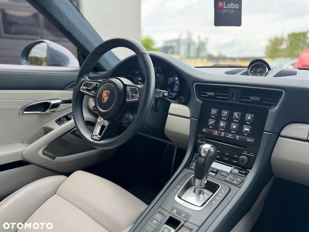 Porsche 911 Turbo S - 24