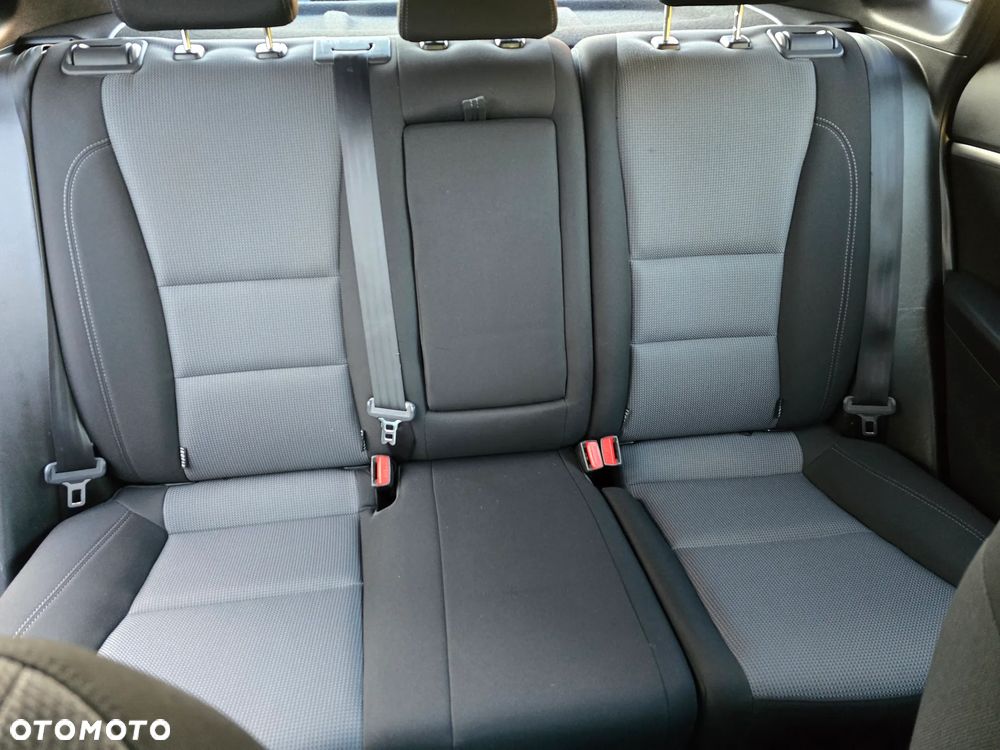 Hyundai i30 1.6 Fifa World Cup Edition - 9