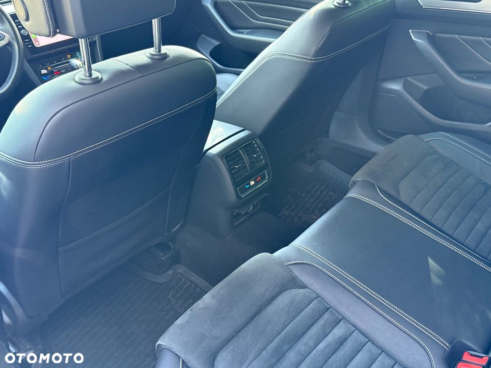 Volkswagen Passat Variant 2.0 TDI EVO Elegance DSG - 30
