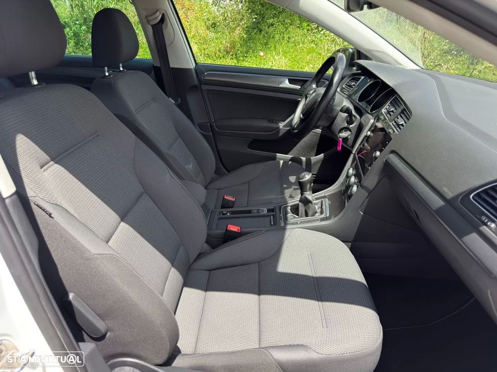 VW Golf 1.0 TSI R-Line - 10