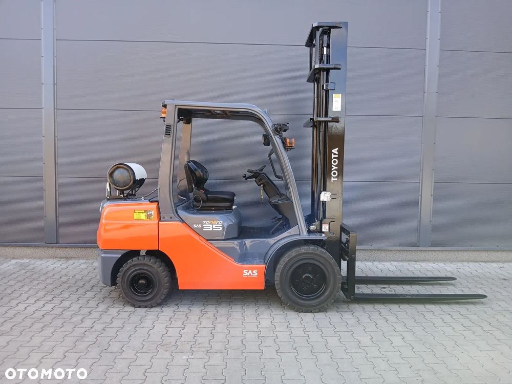 Toyota 02-8FGJF35 - 2