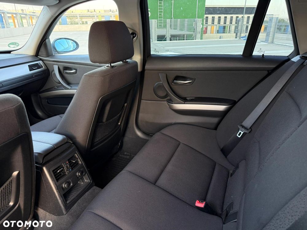BMW Seria 3 320i - 18