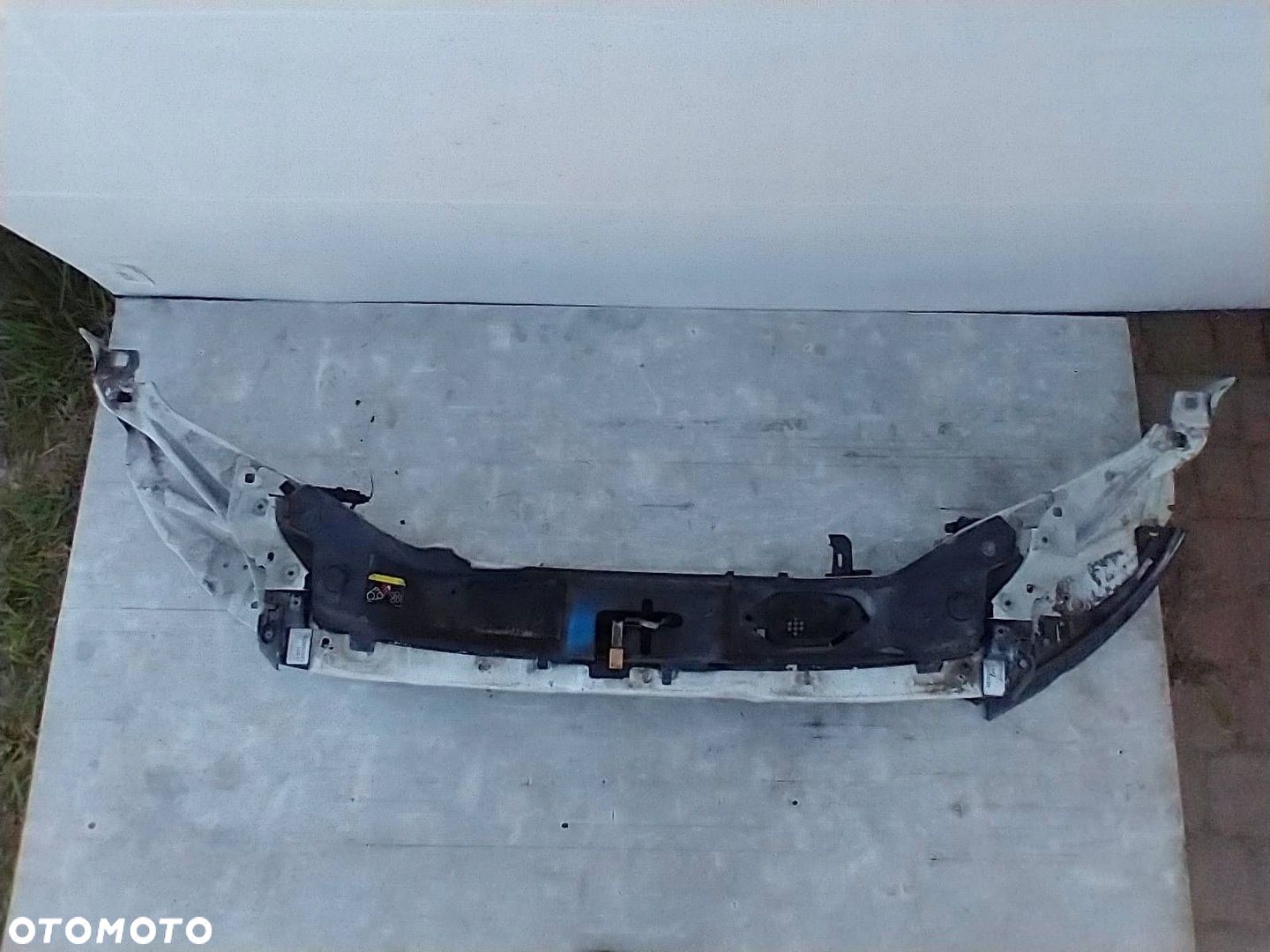 VOLVO C30 PAS PRZEDNI GÓRNY WZMOCNIENIE CZOŁOWE BELKA OKULAR - 1