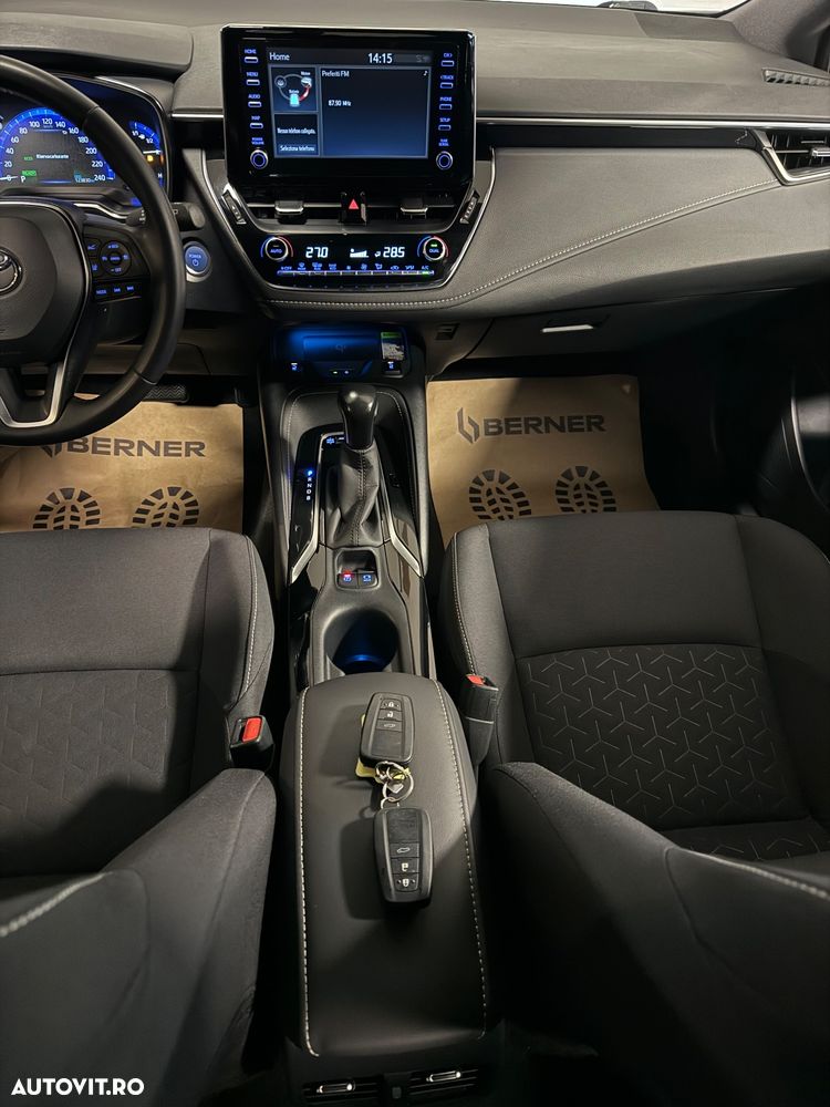 Toyota Corolla 1.8 Hybrid Team Deutschland - 26