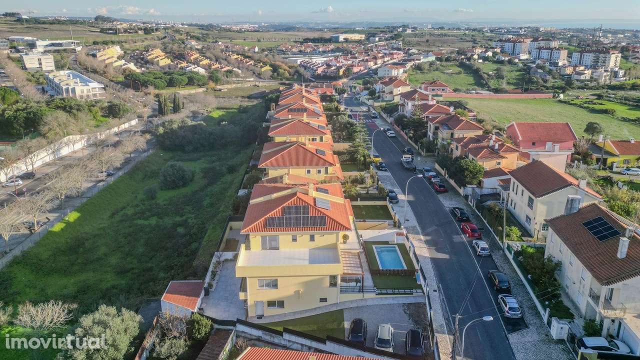 Moradia T5 + 2 com Piscina, Localização Privilegiada - Oeiras - Grande imagem: 2/60