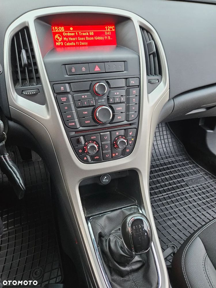 Opel Astra 1.4 Turbo 150 Jahre - 21