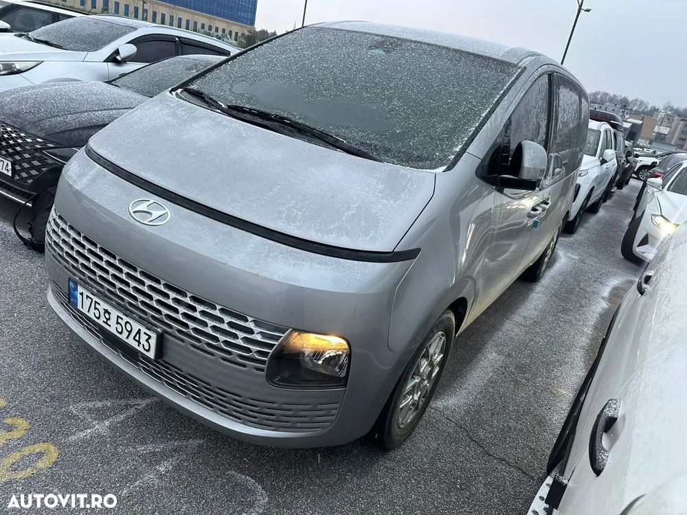 Hyundai Staria 2.2 CRDi Allrad Trend - 2