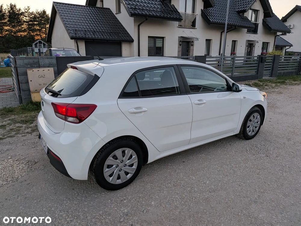 Kia Rio 1.2 M - 13