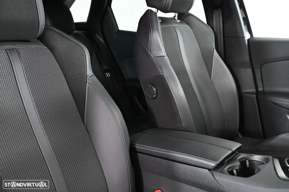 Peugeot 3008 1.6 Hybrid GT Pack e-EAT8 - 30