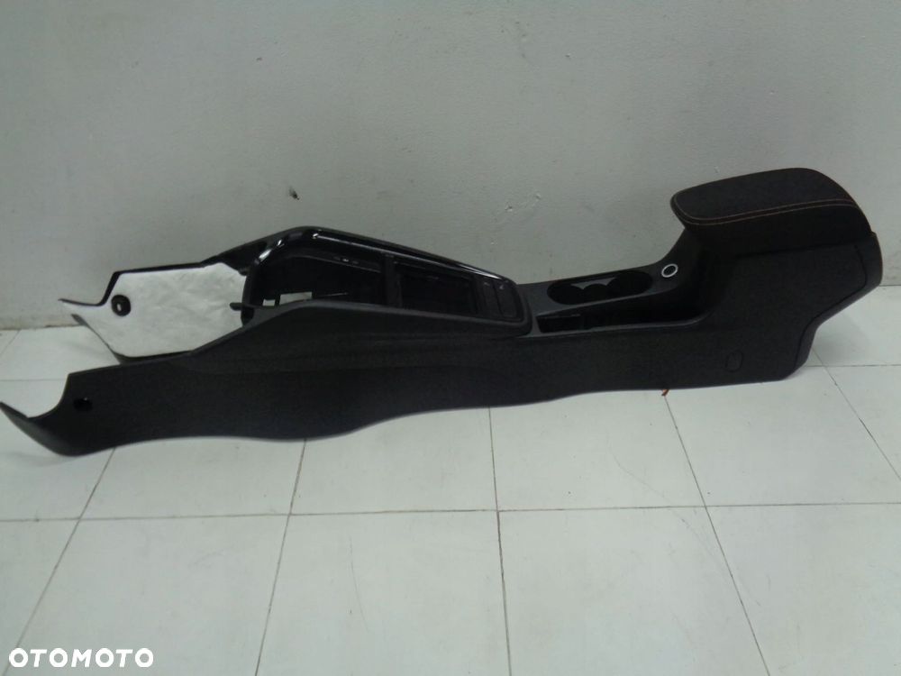 skoda kamiq tunel środkowy podłokietnik 19r - 2