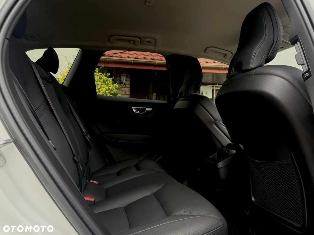 Volvo XC 60 B4 D Geartronic RDesign - 12