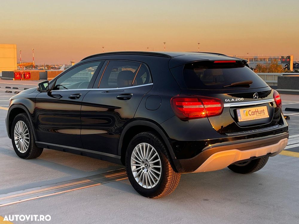 Mercedes-Benz GLA - 10
